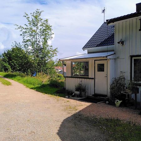 Laegenhet Naturnaera I Henån Exterior foto